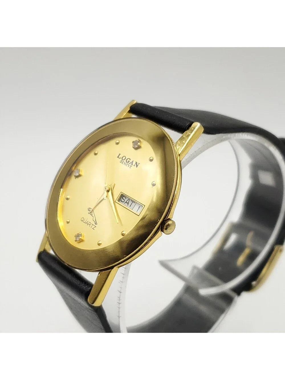 Logan Geneve Quartz Gold Tone Day/Date Dial Watch Women 32mm New Battery